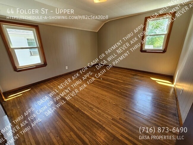 Building Photo - 44 Folger St
