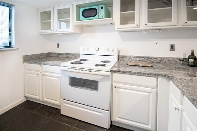 Building Photo - 19 Finch Trail NE