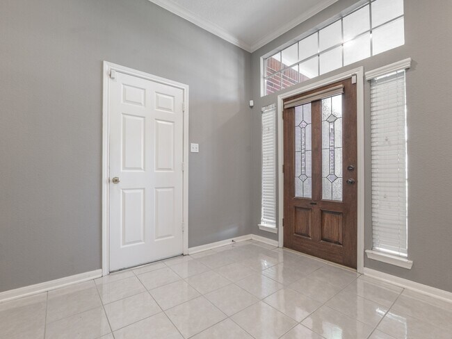 Building Photo - 12807 Village Way Dr