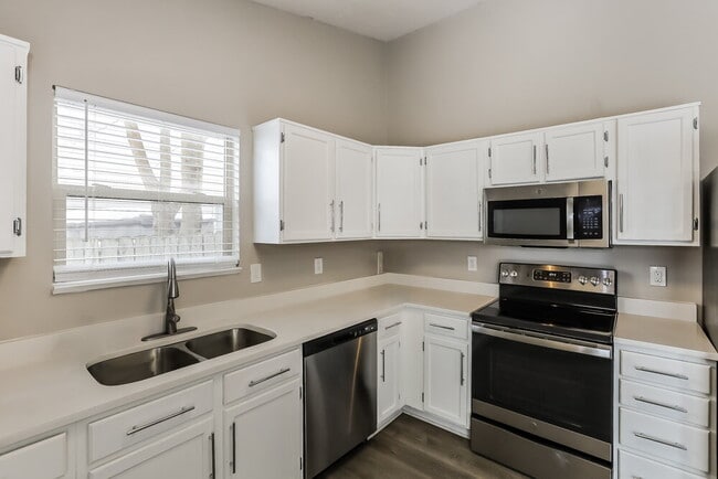 Building Photo - 1205 Turnbury Ln