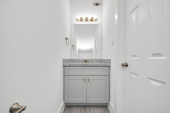 Building Photo - 8305 Prairie View Dr