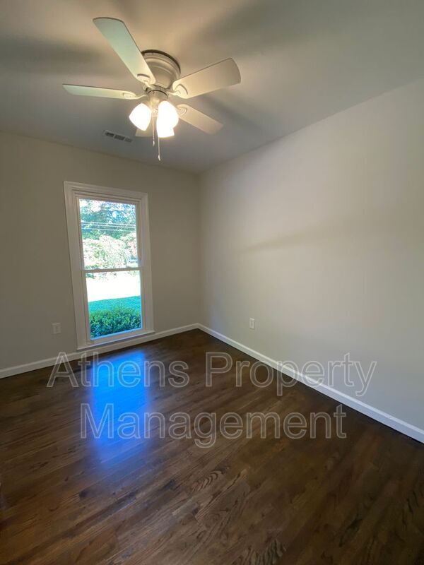 Building Photo - 255 Bailey St