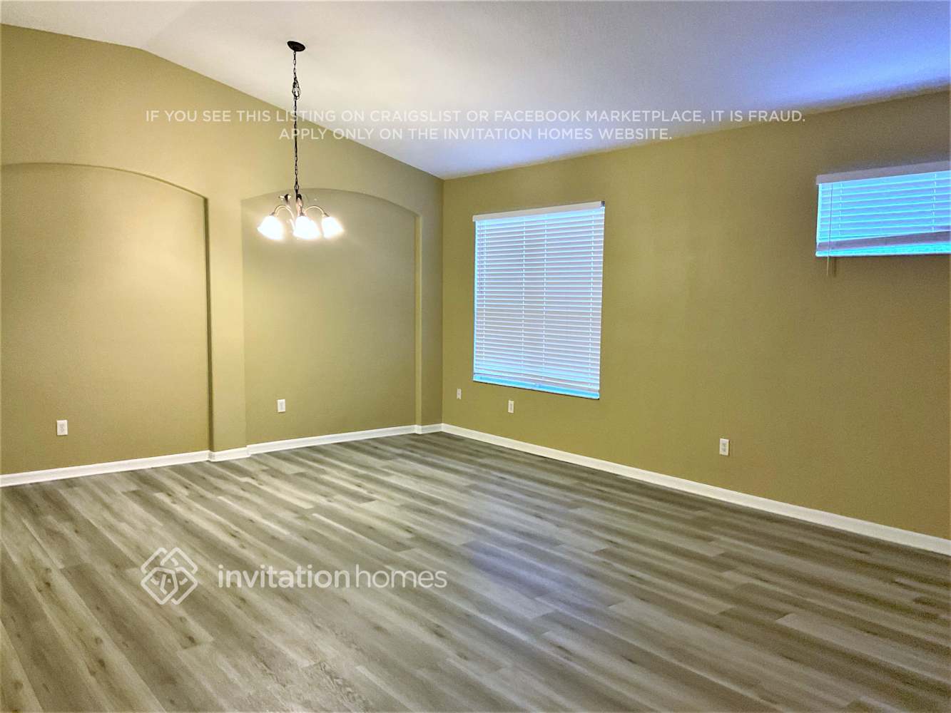 Building Photo - 2040 Wexford Green Dr