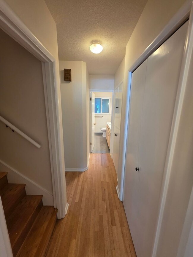 Building Photo - LOCATION! Immaculate 2 Bedroom Apartment S...