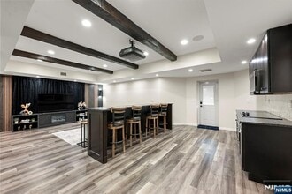 Building Photo - 19 Adams St