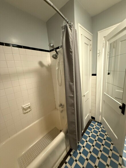 Building Photo - 1011 Boston Ave