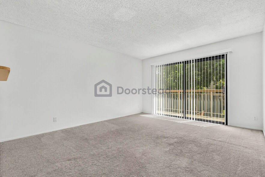 Building Photo - 310 N Civic Dr