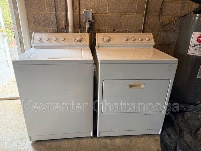 Building Photo - 1010 Summer St