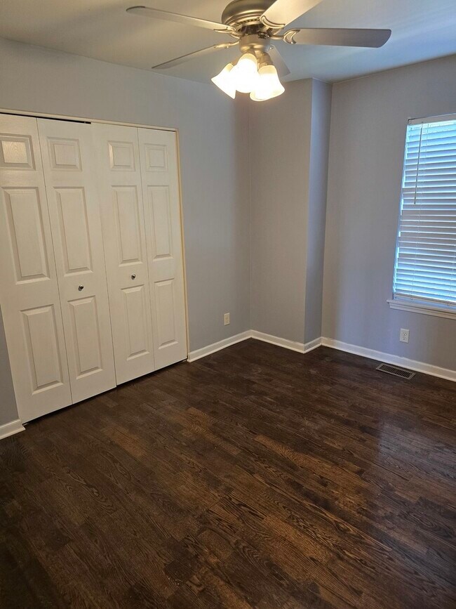 Building Photo - 14030 Danbury Dr