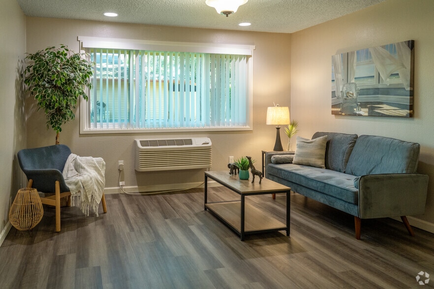 Primary Photo - Parkview Apartments