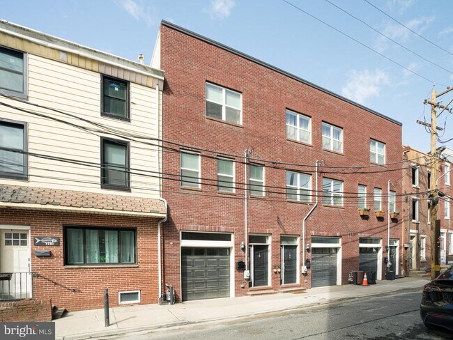 Building Photo - 1118 Dunton St