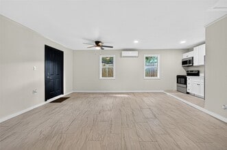 Building Photo - 23130 Bayleaf Dr