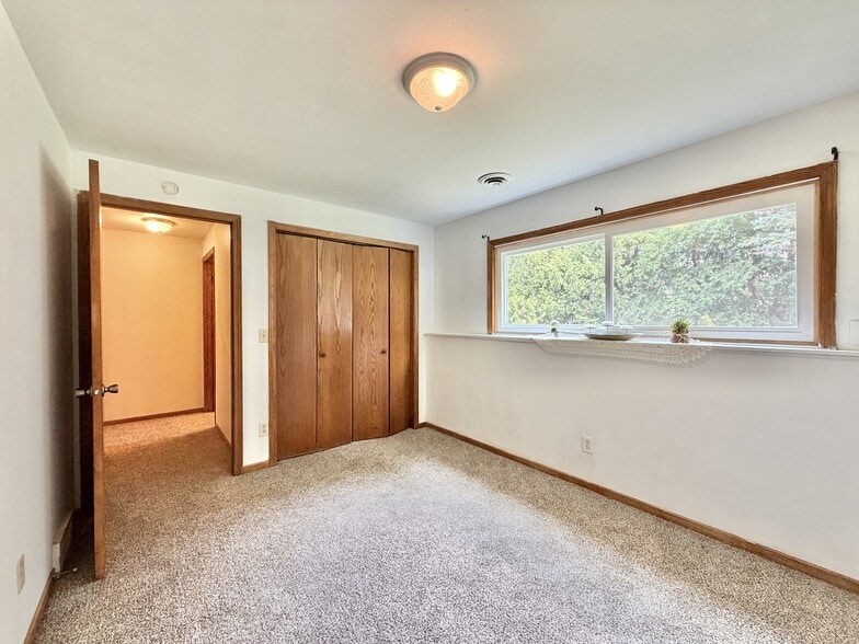 Building Photo - 2658 Chesapeake Dr