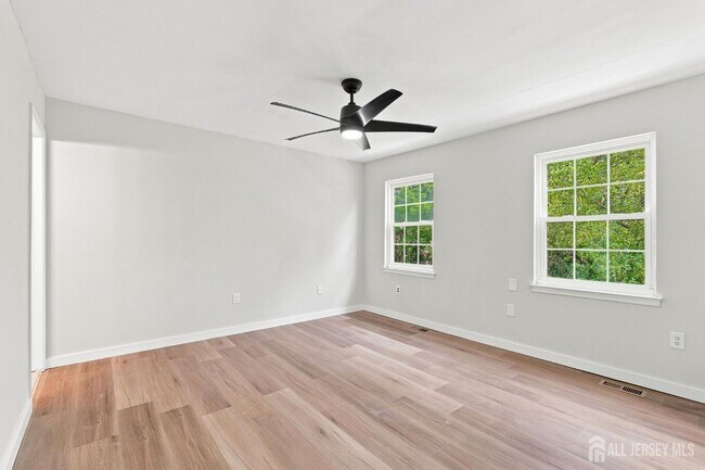 Building Photo - 106 Wilshire Ct
