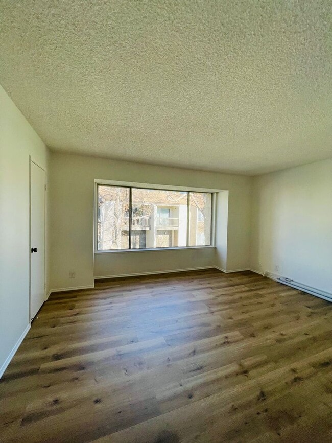 Building Photo - Renovated 3-bedroom townhouse in Todd Ranch with garage and spacious yard