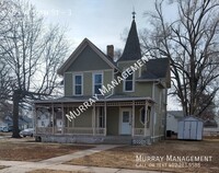 Building Photo - 805 W 10th St