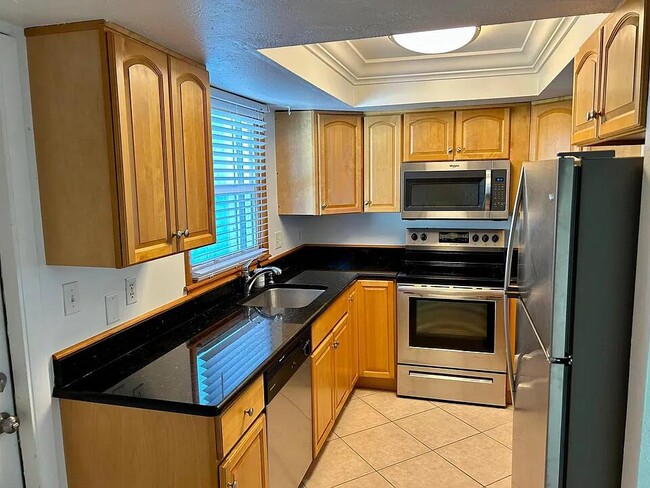 Primary Photo - 802 Shorewinds Dr