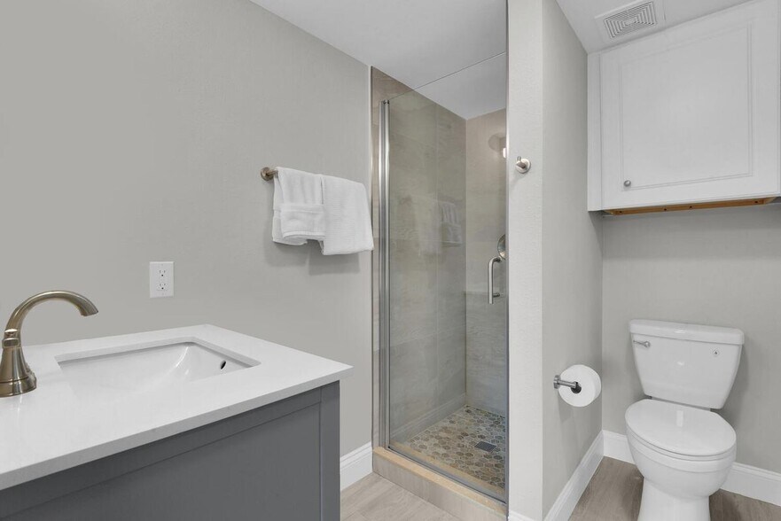 Building Photo - 16380 Dublin Cir