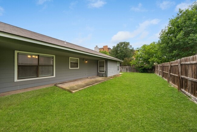 Building Photo - 8778 Serene Ridge Dr