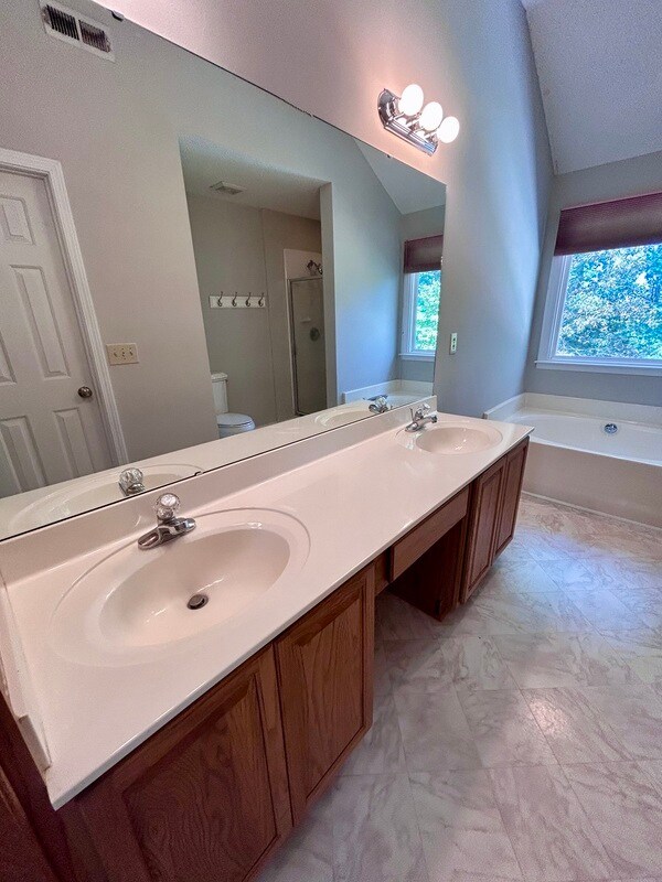 Building Photo - 2132 Brandywine Dr