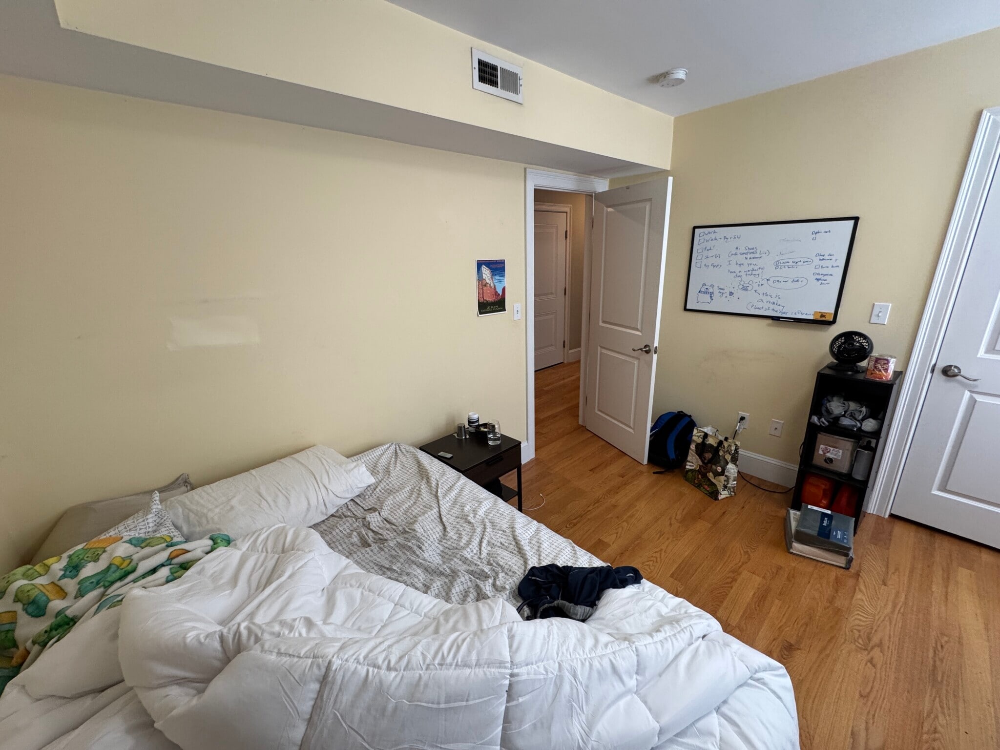 Building Photo - 183 River St