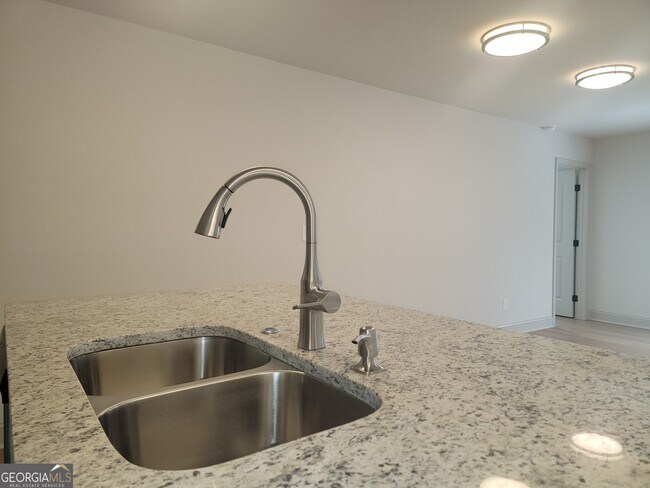 Building Photo - 413 Loblolly Ridge Rd