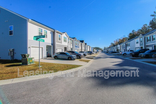 Building Photo - 507 Scarlett Maple St