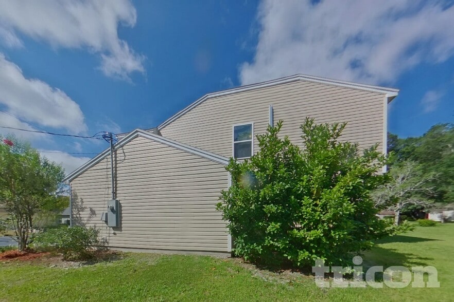 Building Photo - 73 Bruce Ln