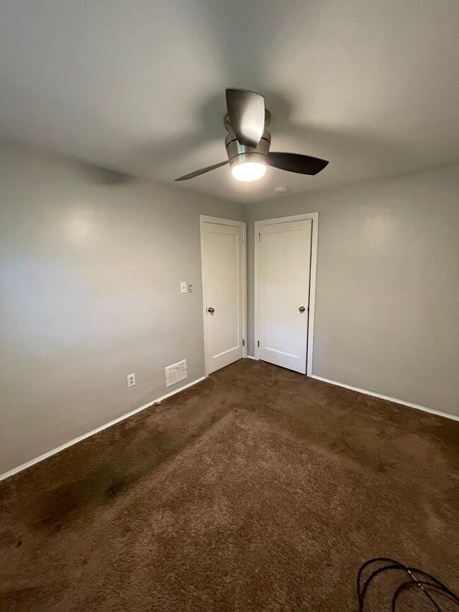 Building Photo - 139 Rodilin Dr