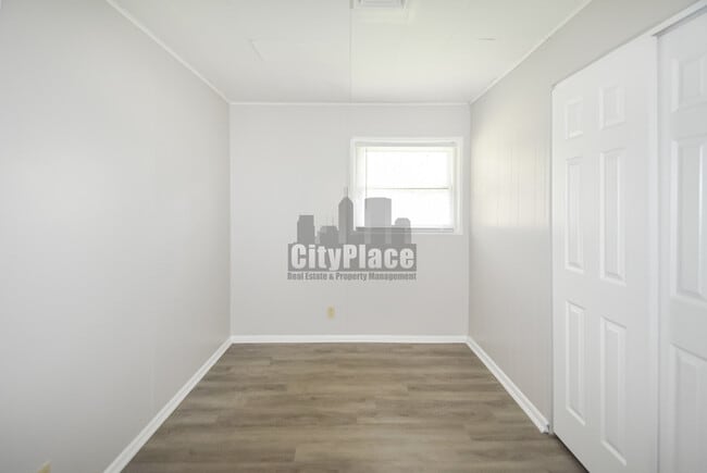 Building Photo - 5801 Westhaven Dr
