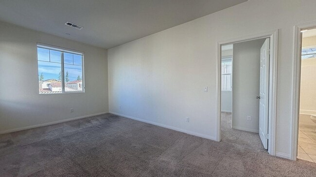 Building Photo - 646 S Brampton Ave