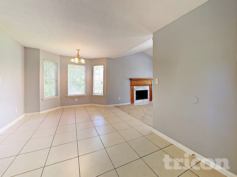 Building Photo - 432 Pine Valley Dr