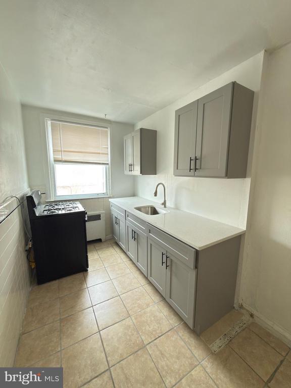 Building Photo - 6650 Kindred St