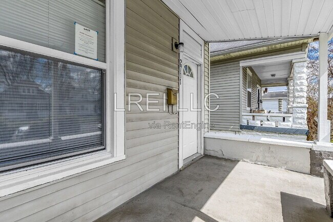 Building Photo - 2717 Hale Ave