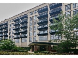 Building Photo - 1525 S Sangamon St