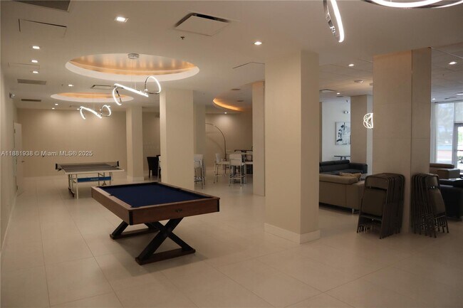 Building Photo - 3001 S Ocean Dr