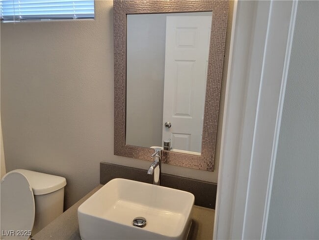 Building Photo - 2809 El Cubano Ct