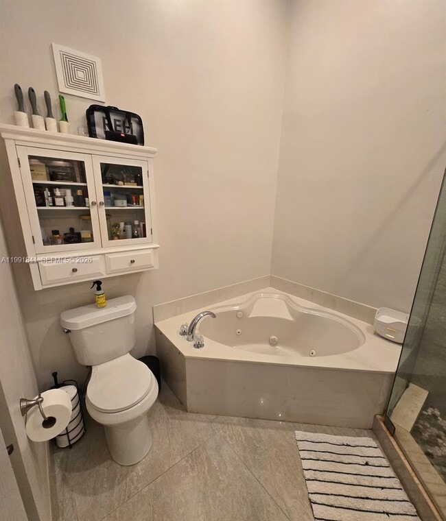 Building Photo - 806 SE 14th St