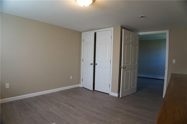 Building Photo - 858 Bernon St