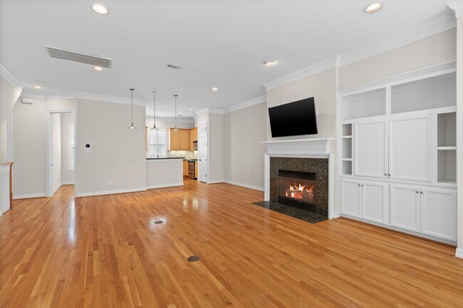 Building Photo - 2196 Bancroft Ln