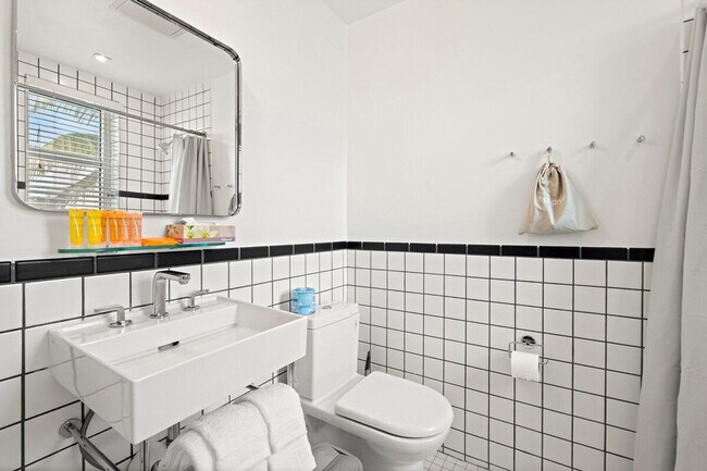 Building Photo - 1700 Alton Rd