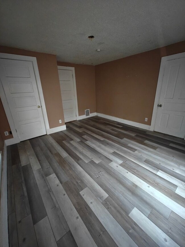 Building Photo - Charming 1BR Apartment in Owatonna