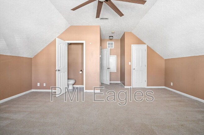Building Photo - 3565 Southwood Dr