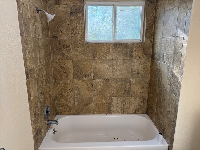 Building Photo - 9 Dewthread Ct