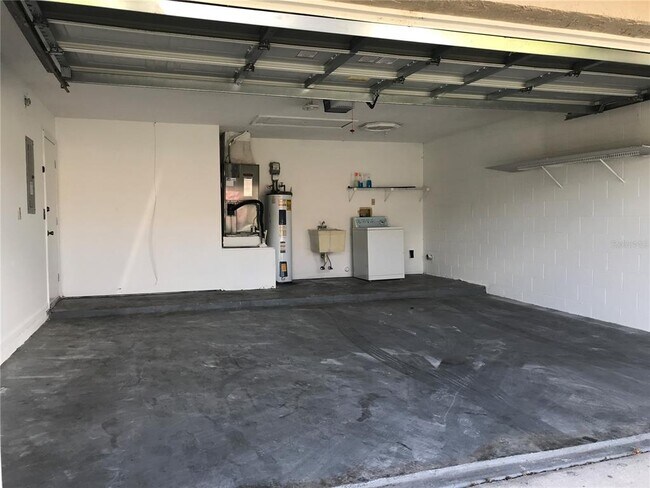 Building Photo - 3200 Woodruff Dr