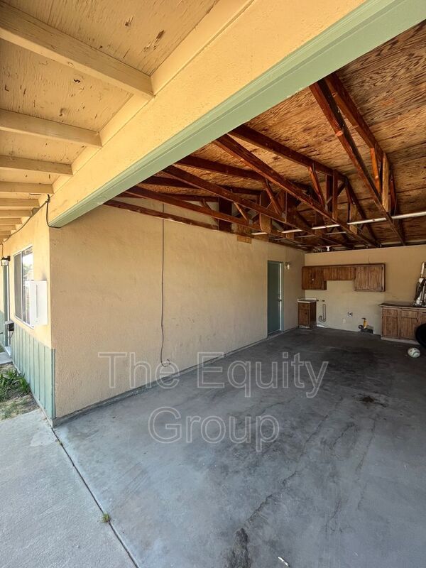 Building Photo - 401 S Valencia Blvd