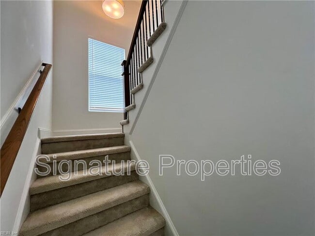 Building Photo - 309 Cairns Rd