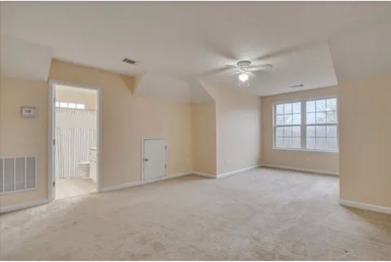 Building Photo - 1473 Oxpens Rd