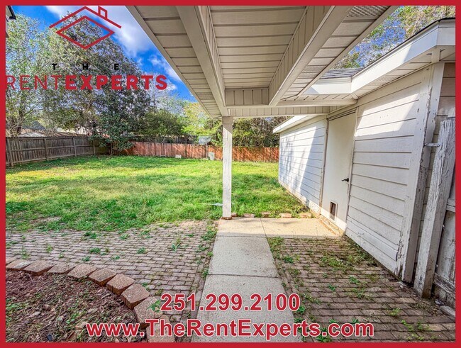 Building Photo - 7210 Ashmoor Dr N