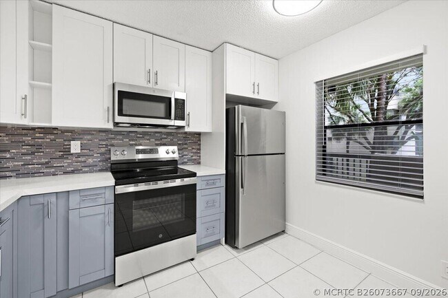 Building Photo - 3000 NW 42nd Ave